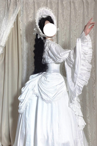 Casually Elegant Garment with a Refined Edge