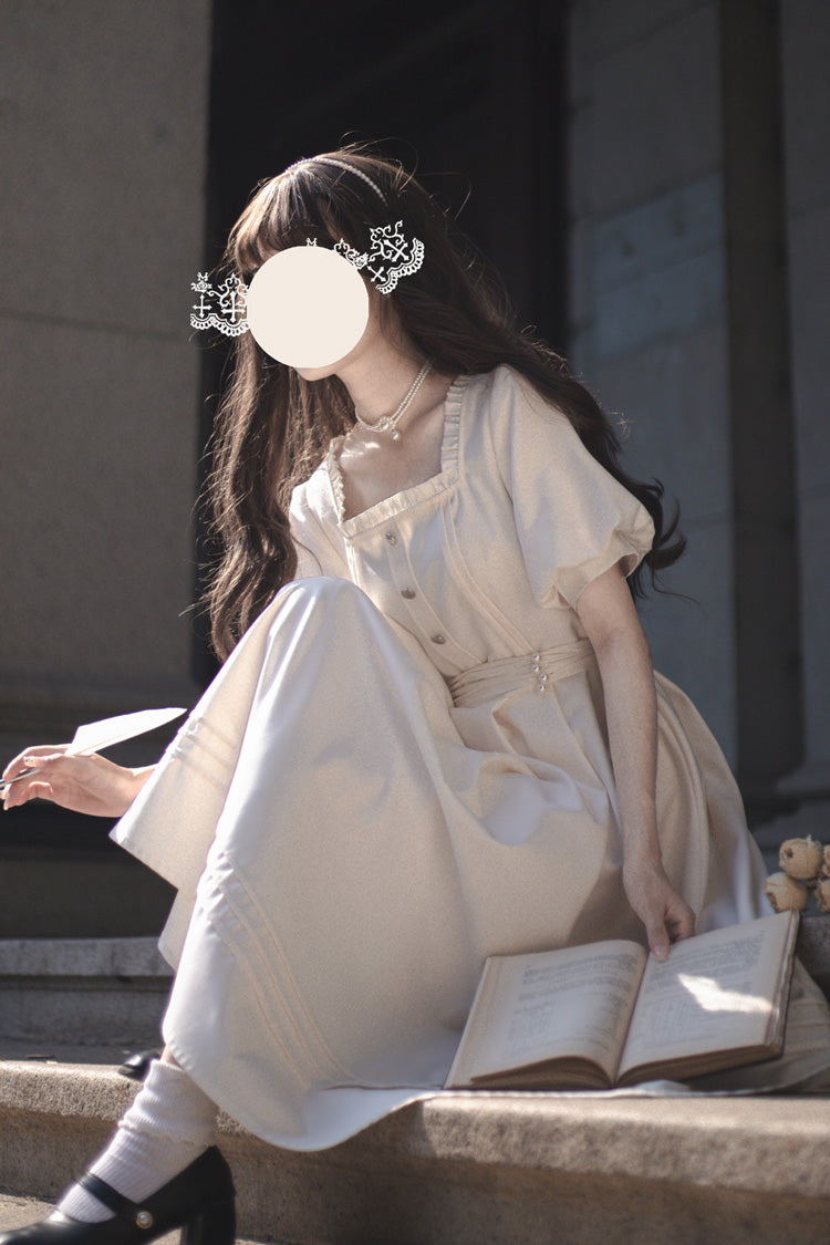 Classic Vintage Dress with a Flattering Fit