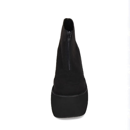 Beautifully Finished Boots in a Timeless Design