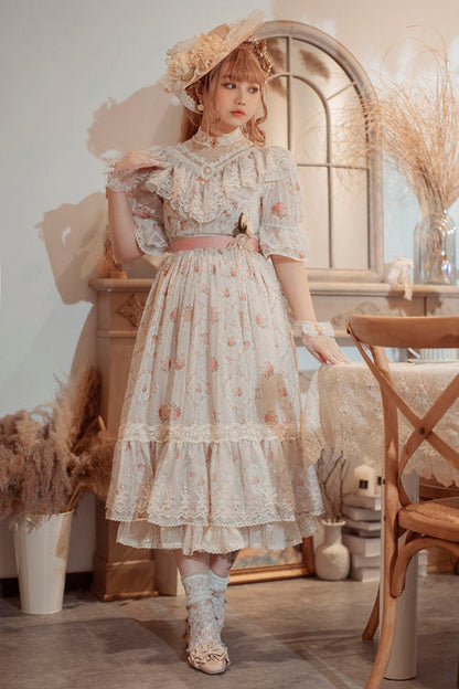 Finely Styled Dress with a Classic Vintage Look