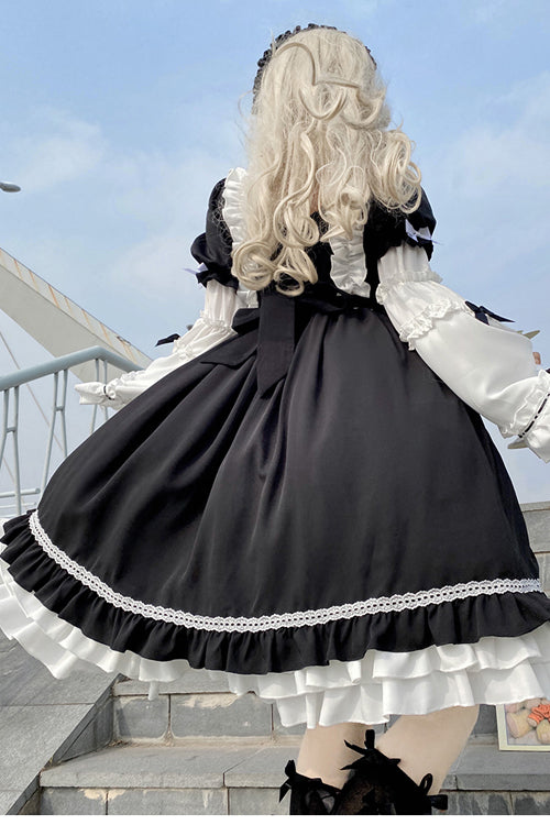 Finely Styled Dress with a Classic Vintage Look