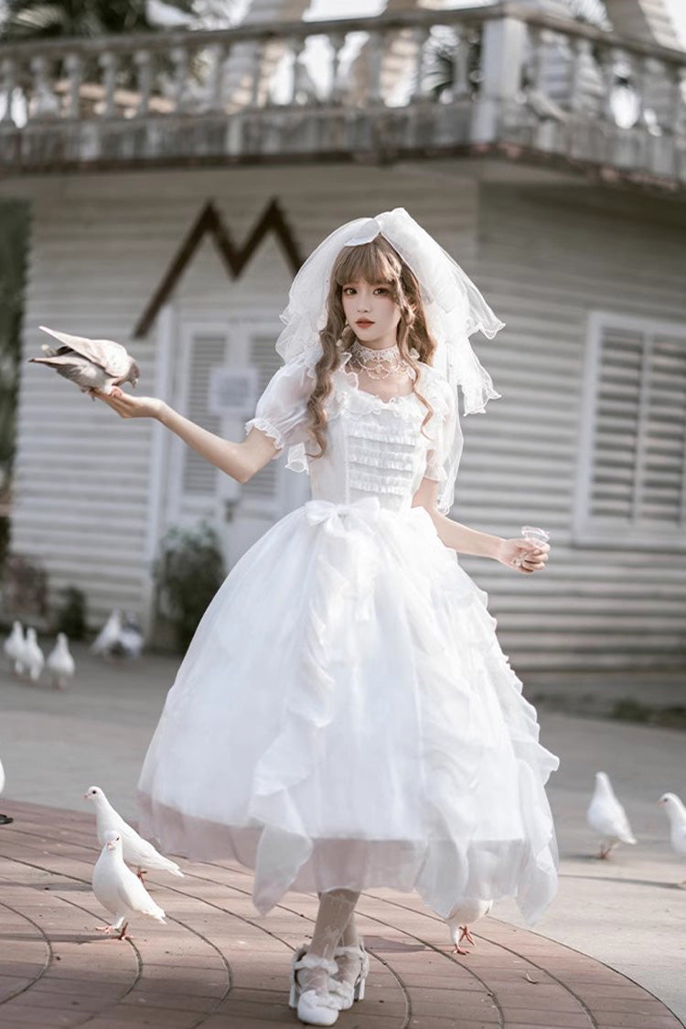 Finely Styled Dress with a Classic Vintage Look
