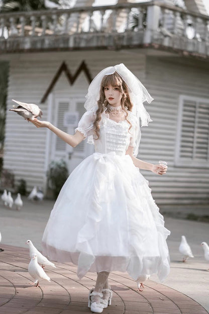 Finely Styled Dress with a Classic Vintage Look