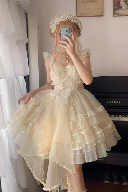 Finely Styled Dress with a Classic Vintage Look