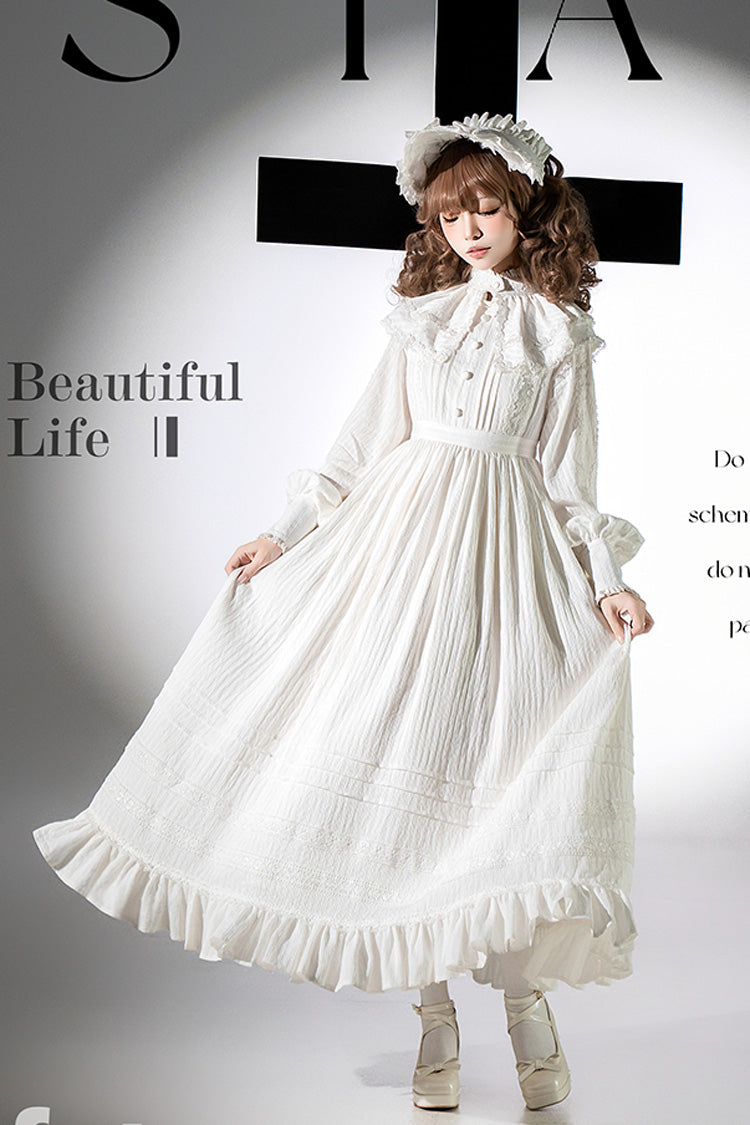 Finely Styled Dress with a Classic Vintage Look