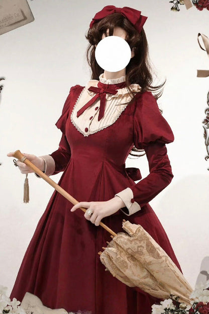 Finely Styled Dress with a Classic Vintage Look