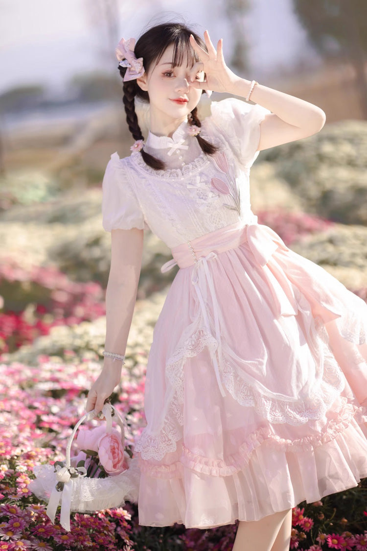 Subtly Elegant Dress with a Refined Vintage Look