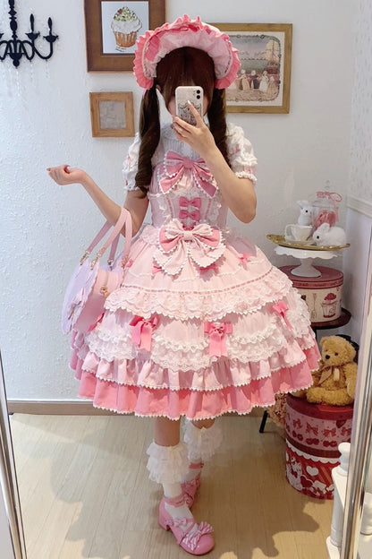 Finely Styled Dress with a Classic Vintage Look