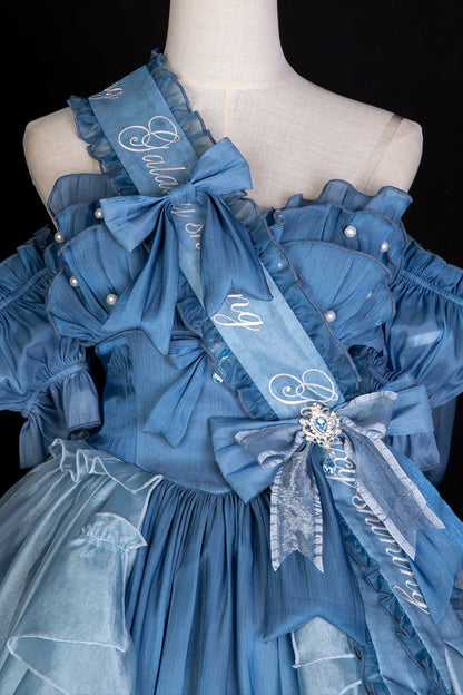 Subtly Elegant Dress with a Refined Vintage Look