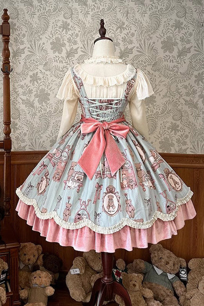Finely Styled Dress with a Classic Vintage Look
