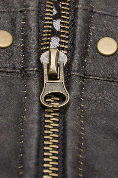Beautifully Finished Garment in a Timeless Design