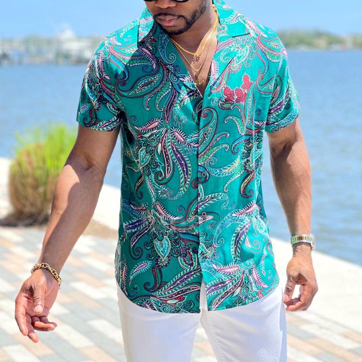 Finely Styled Shirt with a Classic Vintage Look