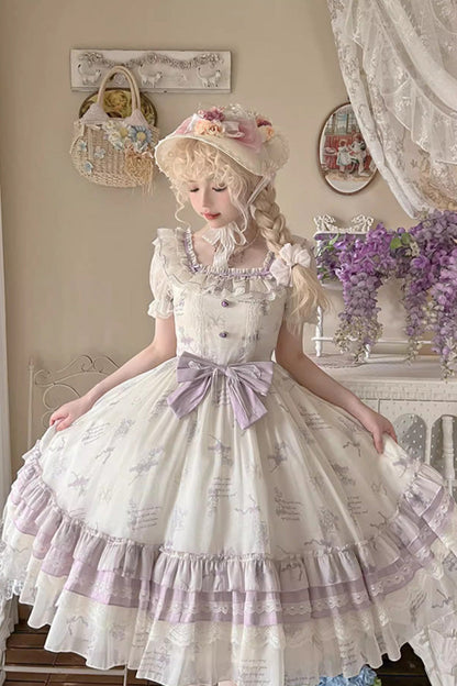 Finely Styled Dress with a Classic Vintage Look
