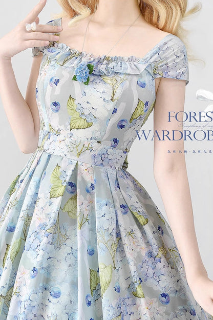 Subtly Elegant Dress with a Refined Vintage Look