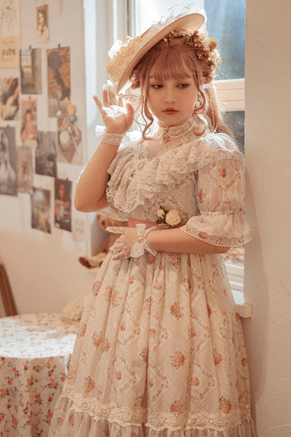 Finely Styled Dress with a Classic Vintage Look