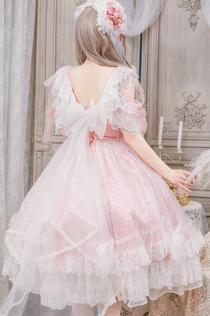 Finely Styled Dress with a Classic Vintage Look