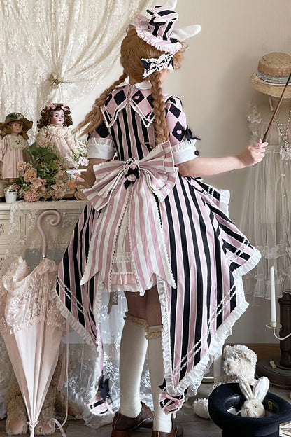 Subtly Elegant Dress with a Refined Vintage Look
