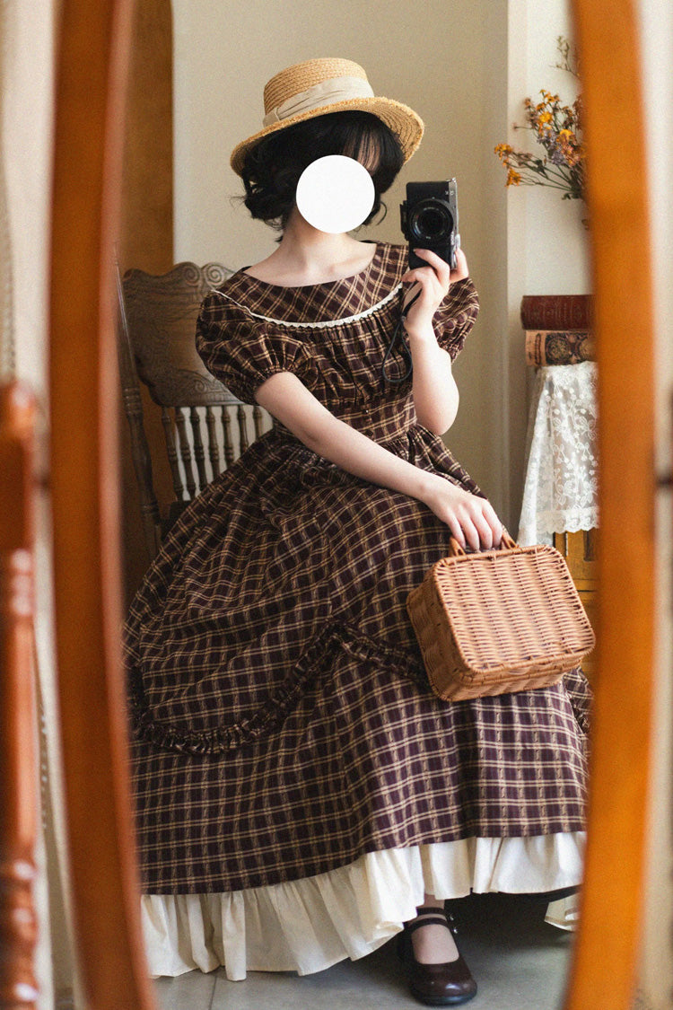 Finely Styled Dress with a Classic Vintage Look