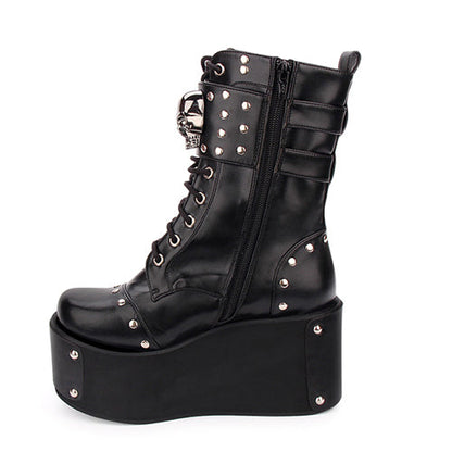Effortlessly Elegant Boots with a Timeless Design