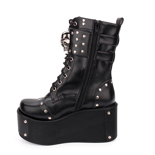Effortlessly Elegant Boots with a Timeless Design