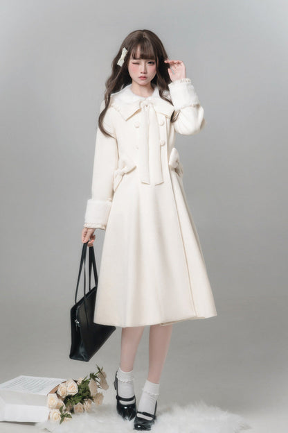 Beautifully Finished Coat in a Timeless Design