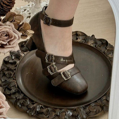 Casually Elegant Shoes with a Refined Edge