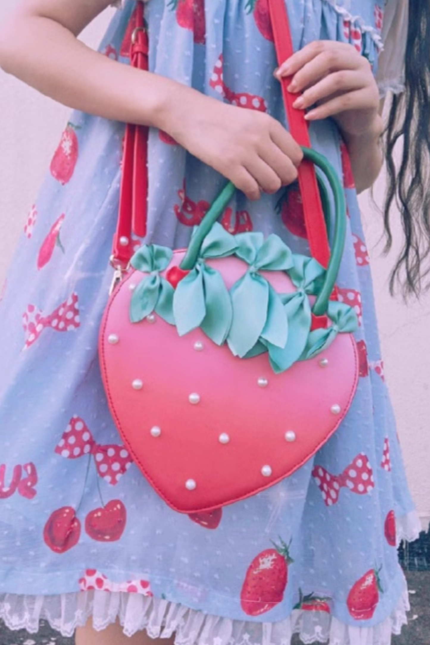 Strawberry Pearl Bow Handbag