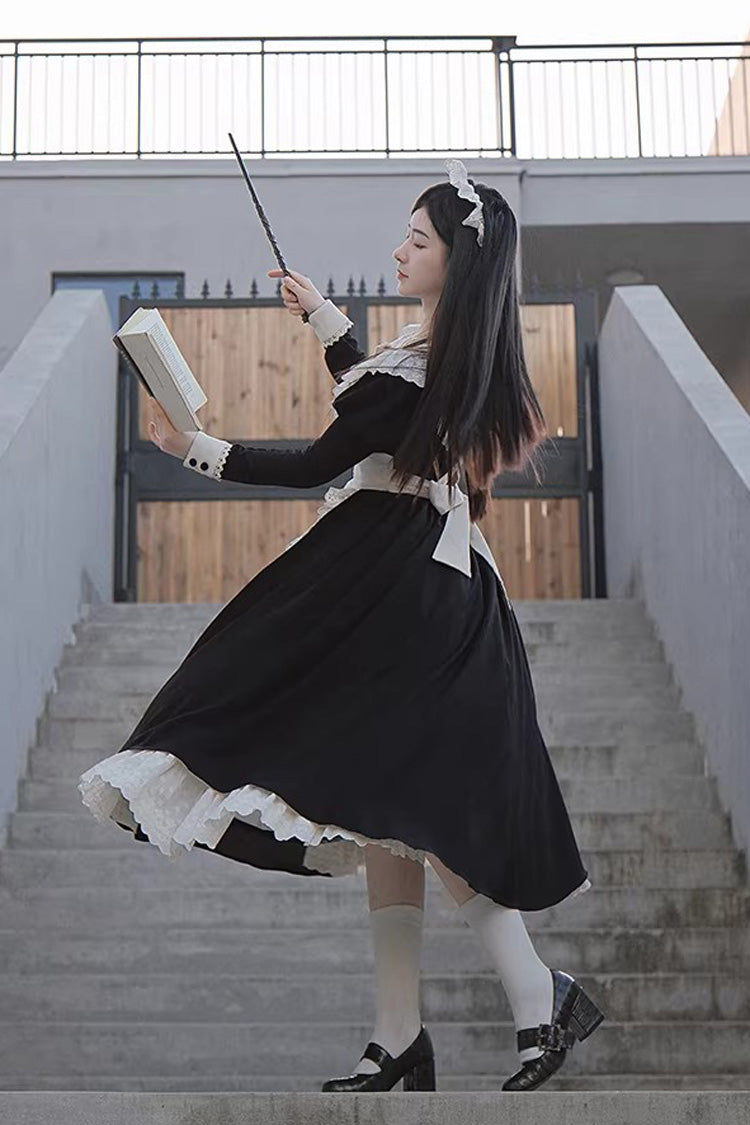 Subtly Elegant Dress with a Refined Vintage Look