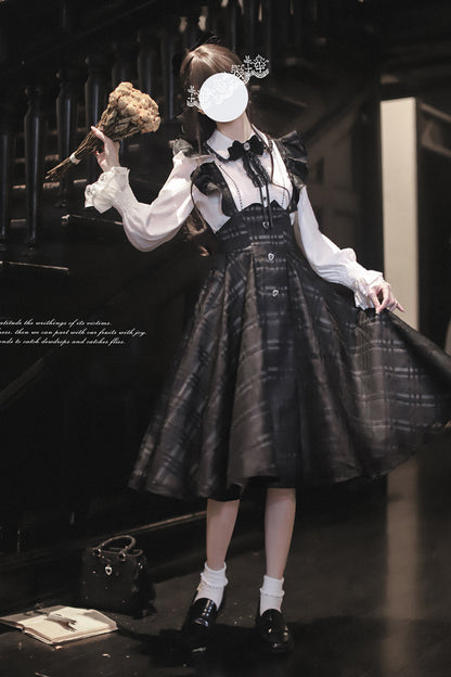 Classic Vintage Dress with a Flattering Fit