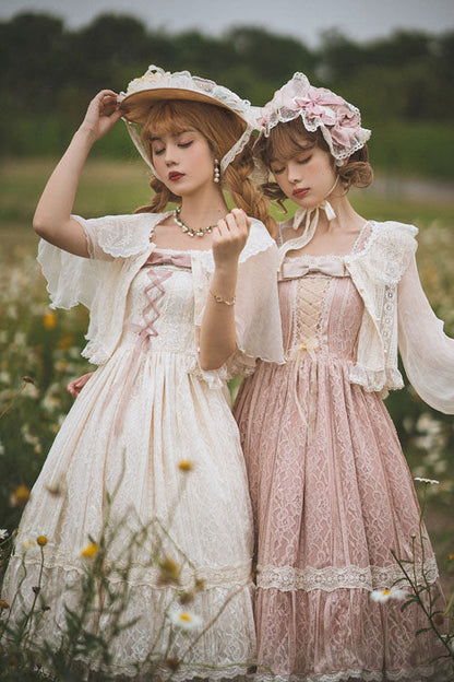 Finely Styled Dress with a Classic Vintage Look