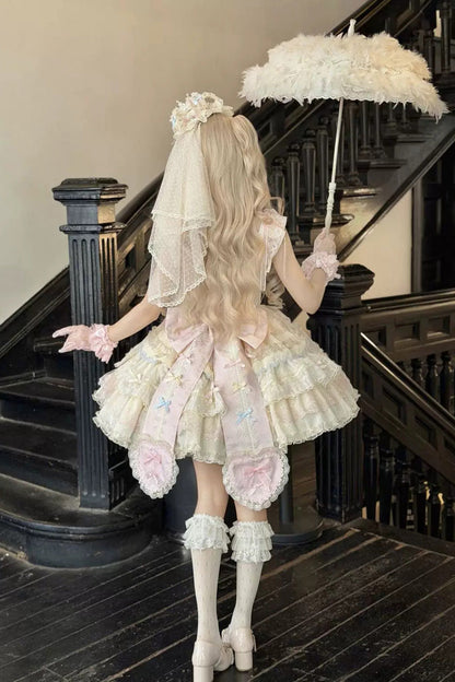 Finely Styled Dress with a Classic Vintage Look