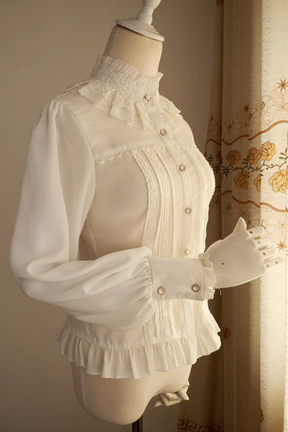 Effortlessly Elegant Blouse with a Timeless Design