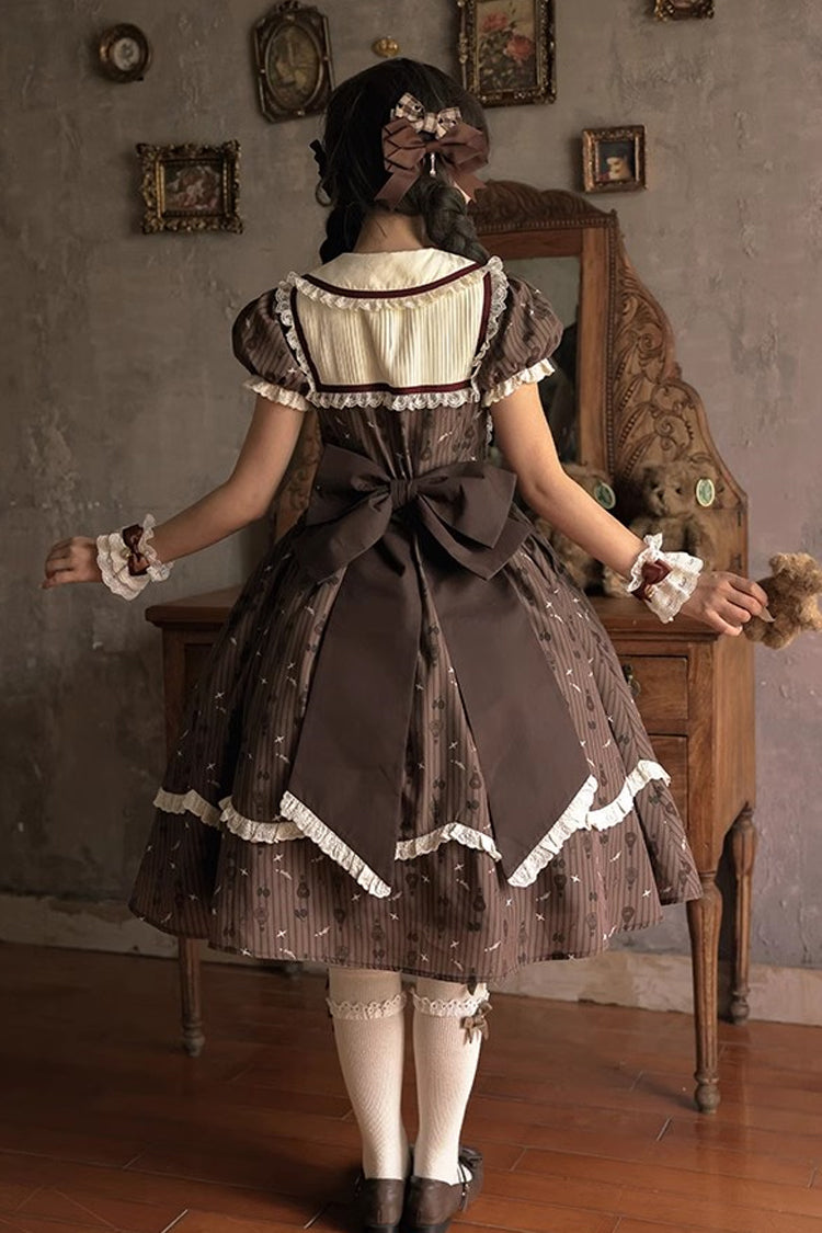Finely Styled Dress with a Classic Vintage Look