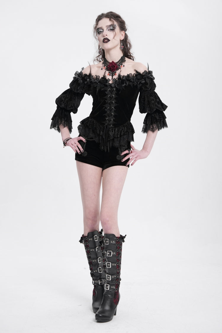 Beautifully Crafted Blouse in a Classic Style