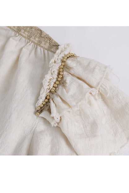 Casually Elegant Blouse with a Refined Edge