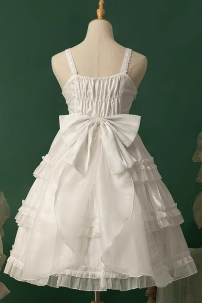 Subtly Elegant Dress with a Refined Vintage Look