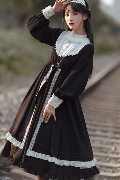 Classic Designed Dress in a Timeless Cut