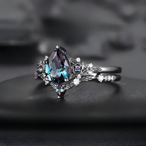 Bloom of the Dark Moon Ring Set