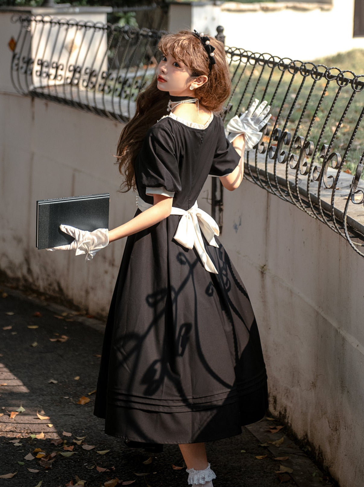 [pre-order] Black Square Collar French Retro Dress + Waist Ribbon + Black Ribbon Headband + Pearl Necklace