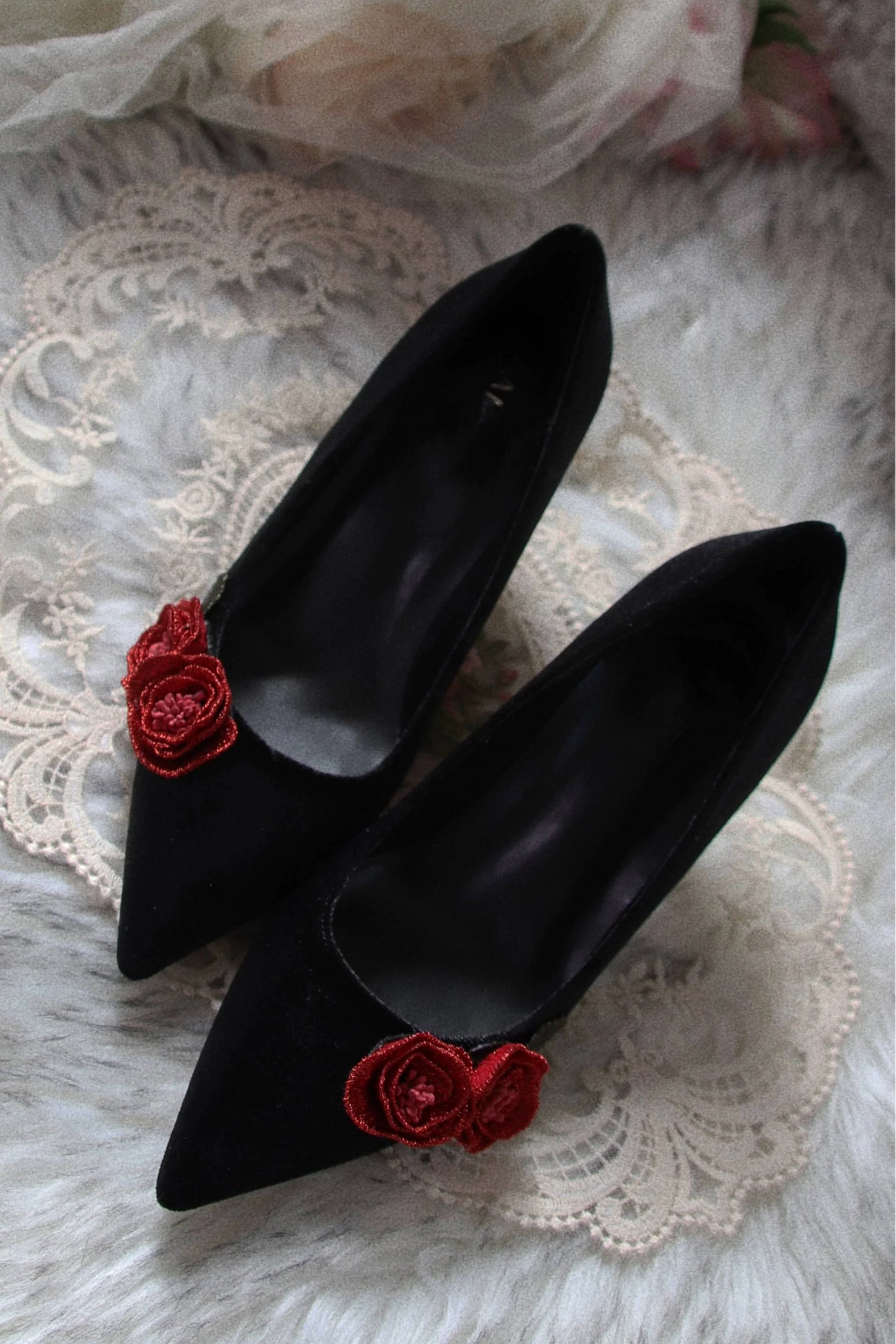 Rose Story Retro Pointed Toe Leather Velvet Heels