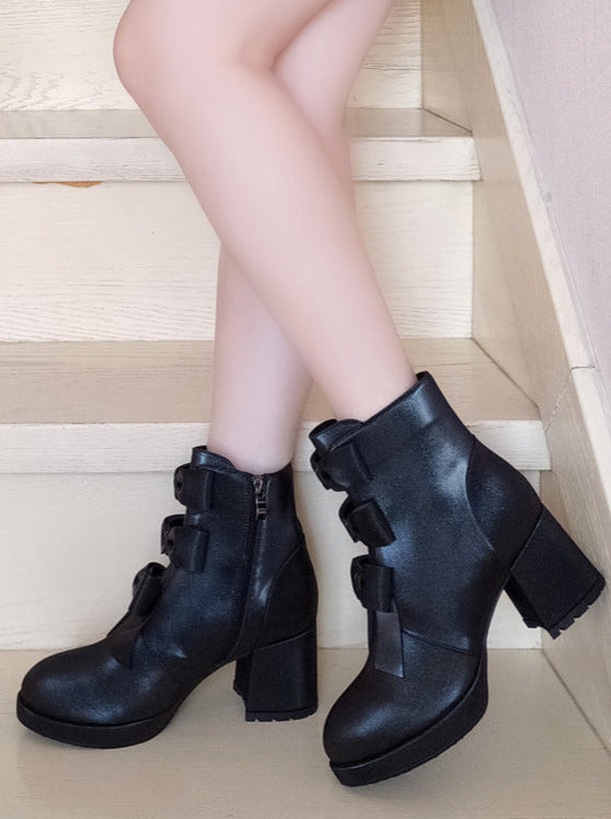 Sweet Ribbon Round Toe Short Boots