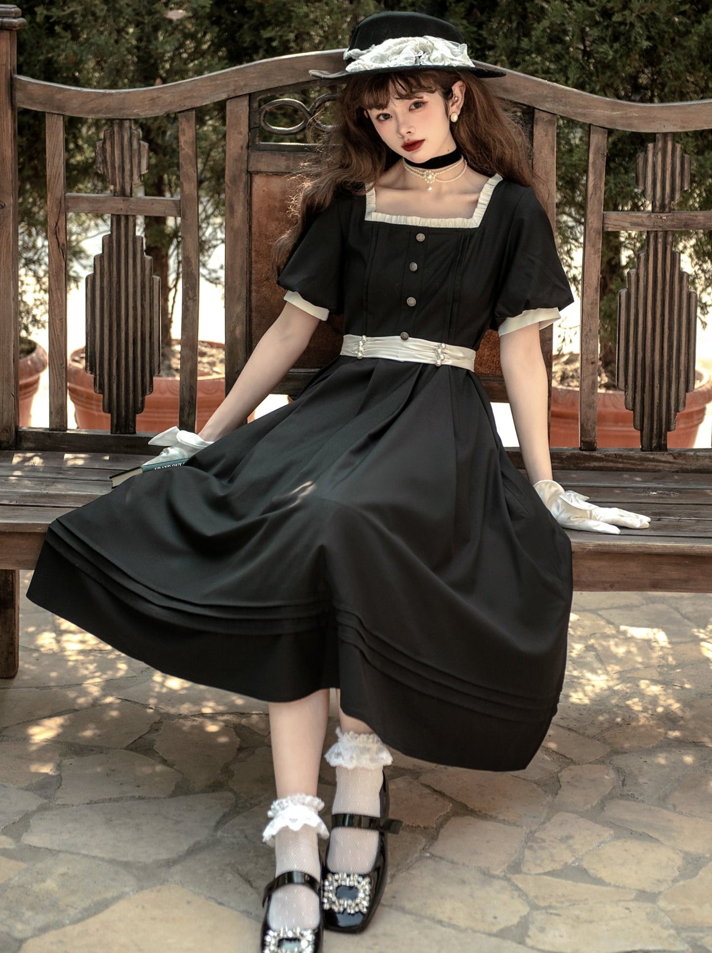 [pre-order] Black Square Collar French Retro Dress + Waist Ribbon + Black Ribbon Headband + Pearl Necklace
