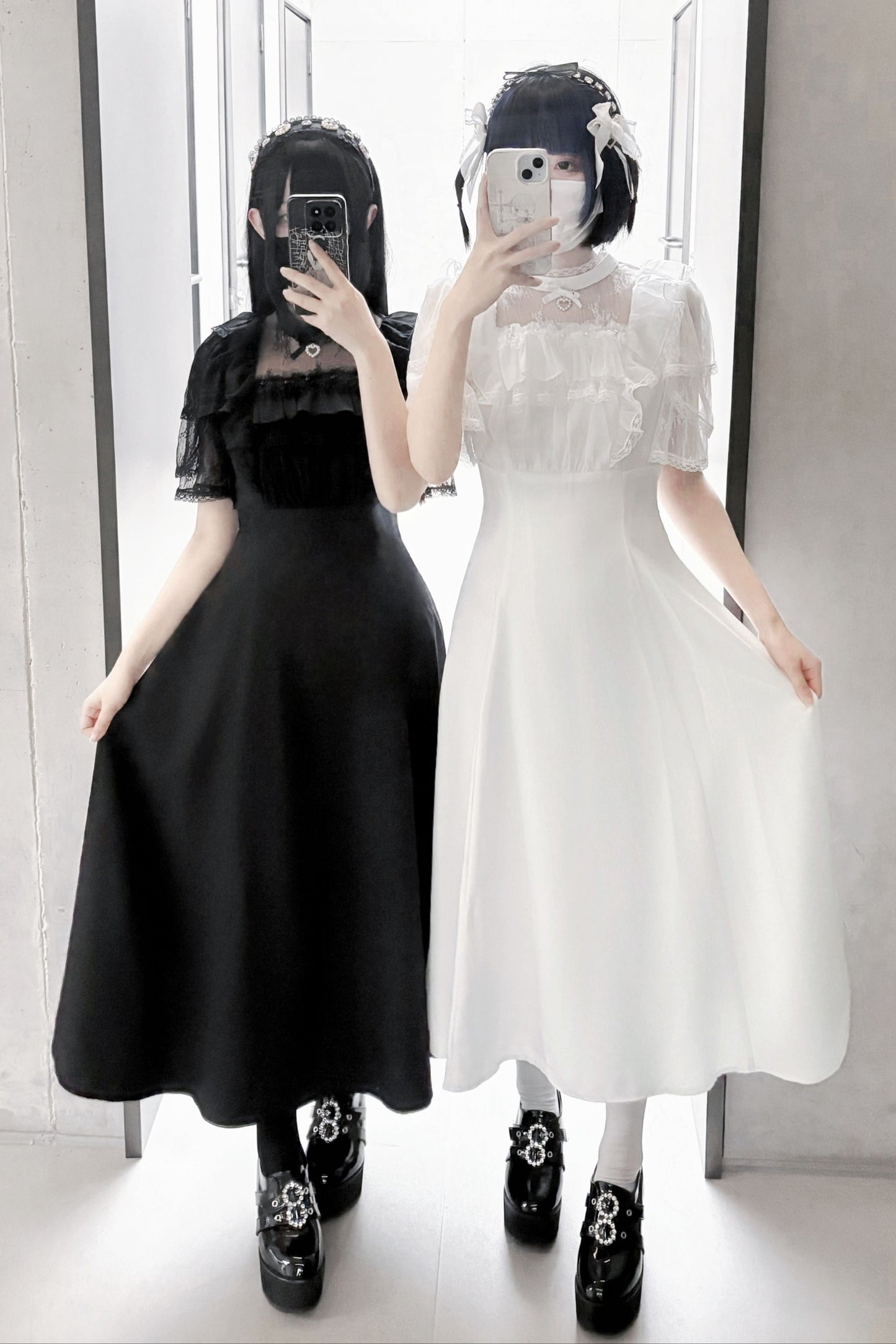 [pre-order] Lace Pearl Sheer Sleeve Long Dress