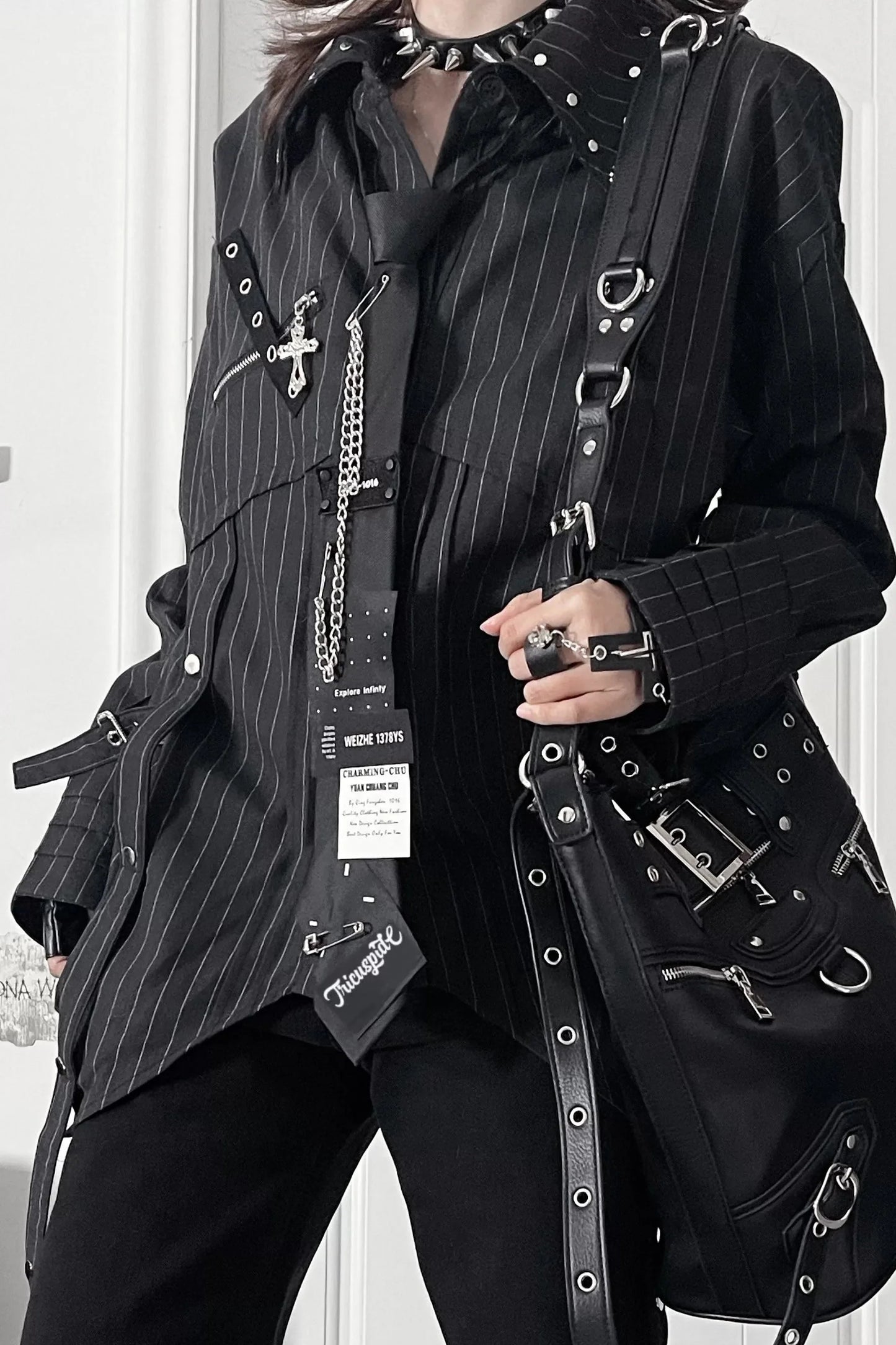 Striped Mode Long Sleeve Shirt + Tie