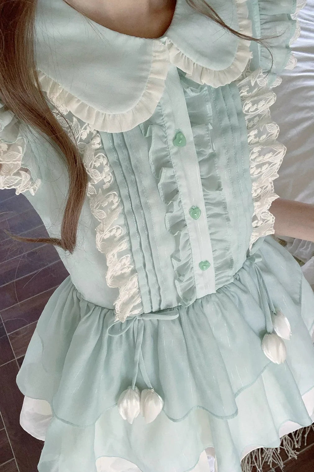 Lily Flying Lace Sleeveless Dress
