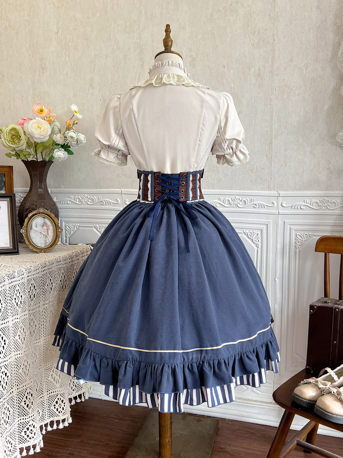 [pre-order] Lolita Retro Shirt + Belt + Skirt