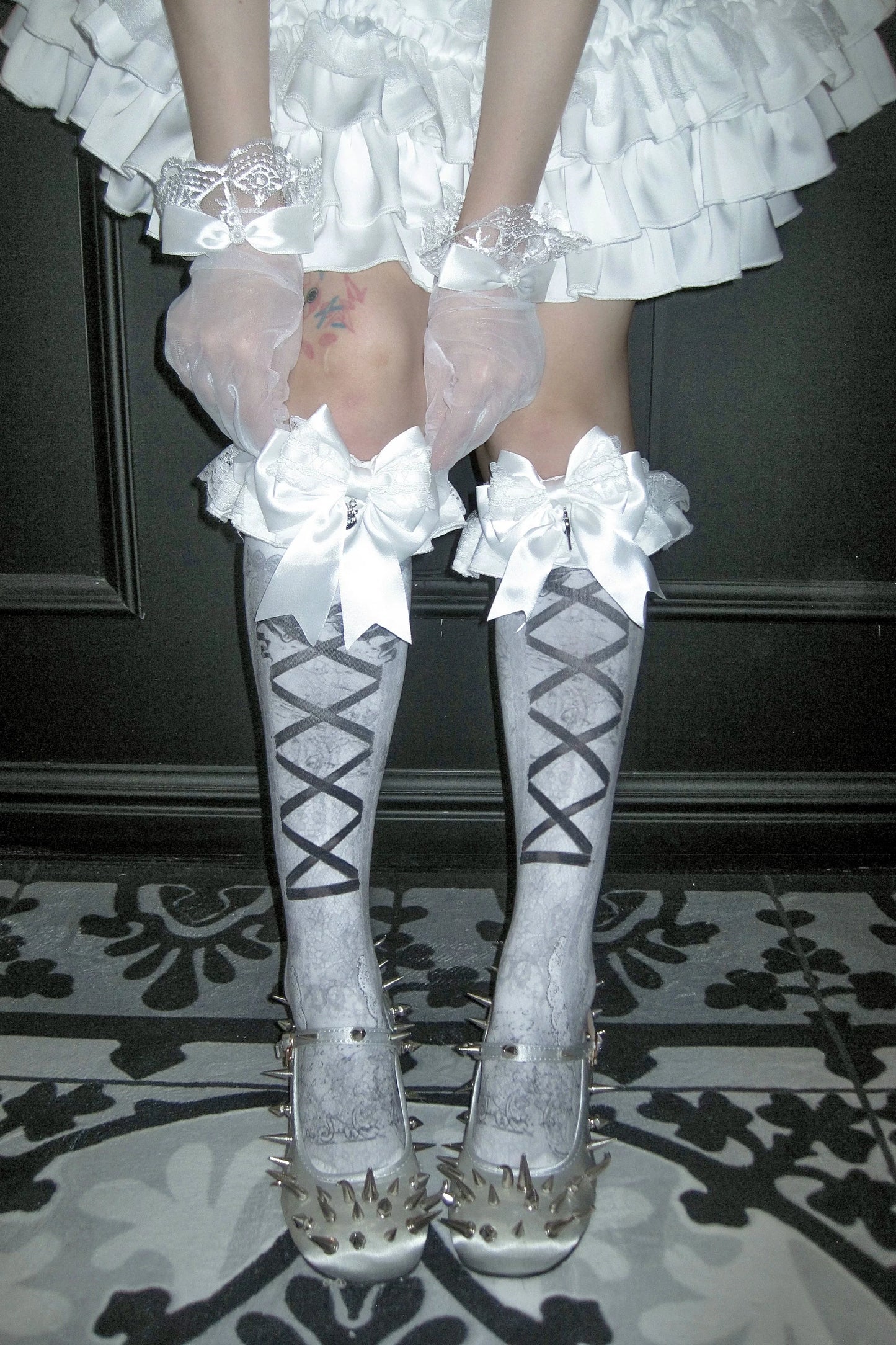 Lace-up Ribbon Socks