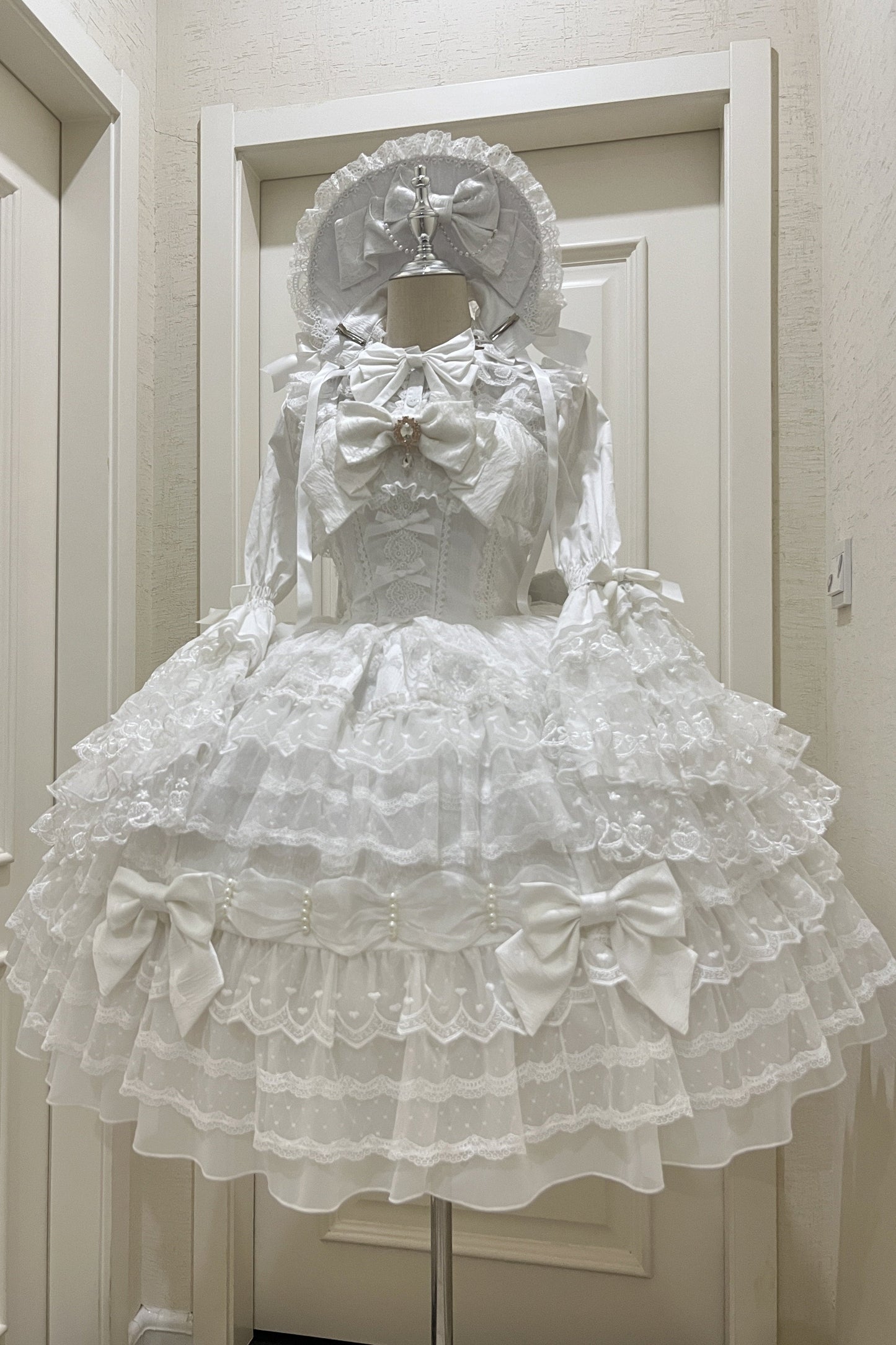 [pre-order] White Sugar Doll Princess Sleeve Suspender Dress Suit + Bonnet Hat
