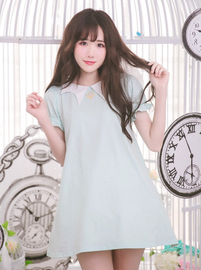 Dracula Color Girl Puff Sleeve Dress