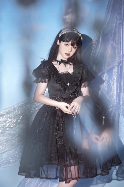 Subtly Elegant Dress with a Refined Vintage Look